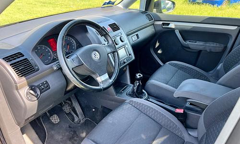 Volkswagen Touran 1....
