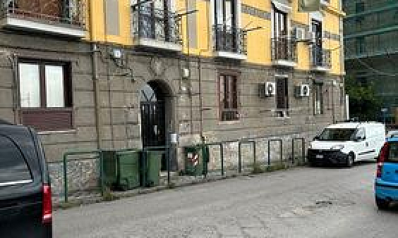 Salerno-Via Benedett...