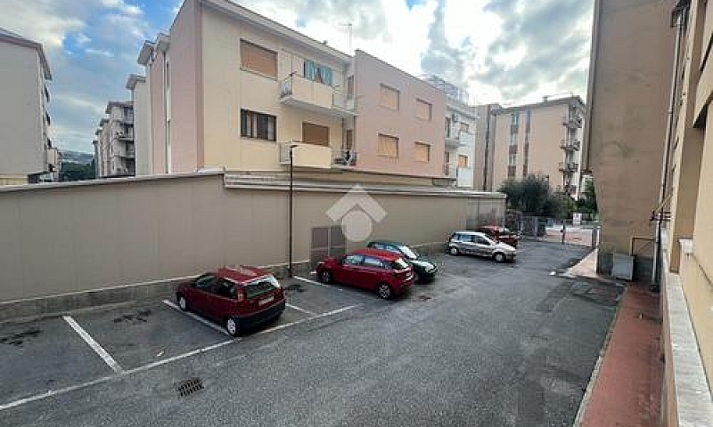 4 Locali A Albisola ...
