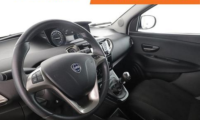 Lancia Ypsilon 1.2 6...