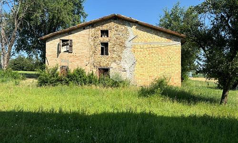 4 Locali A Traverset...