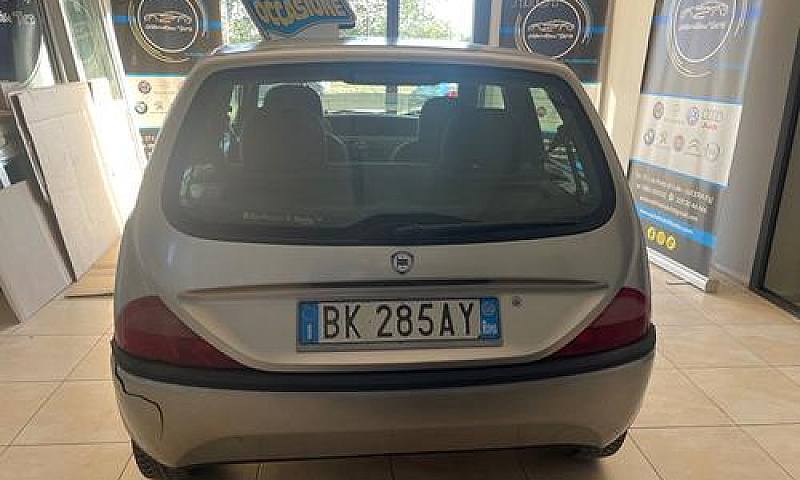 Lancia Y 1200 16 V...