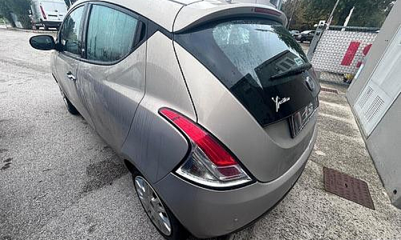 Lancia Ypsilon Serie...