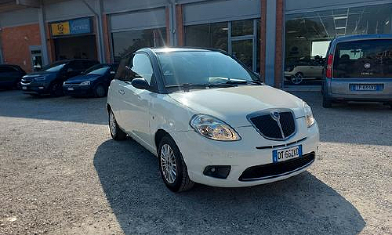 Lancia Ypsilon 1.2 A...