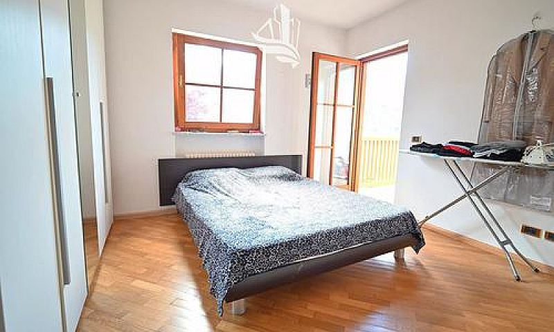 Ora: Casa A Schiera ...