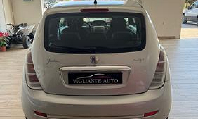 Lancia Ypsilon 1.3 M...