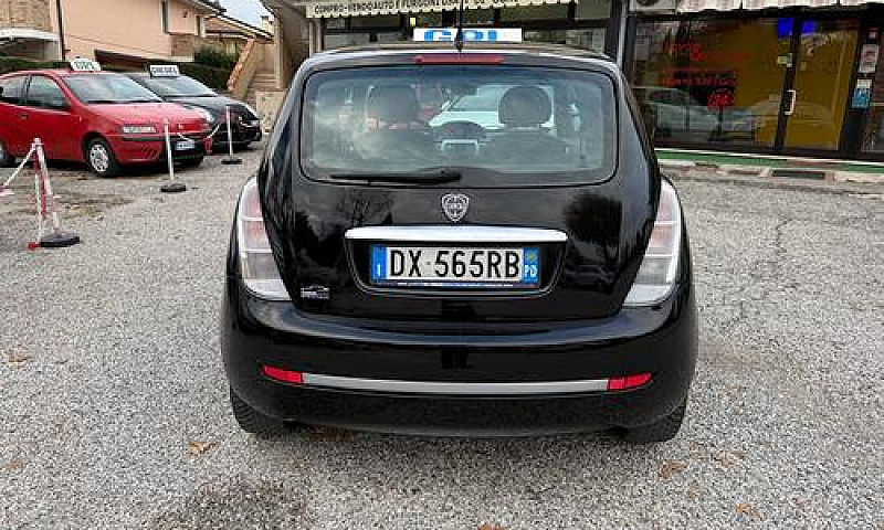 Lancia Ypsilon 1.4 E...