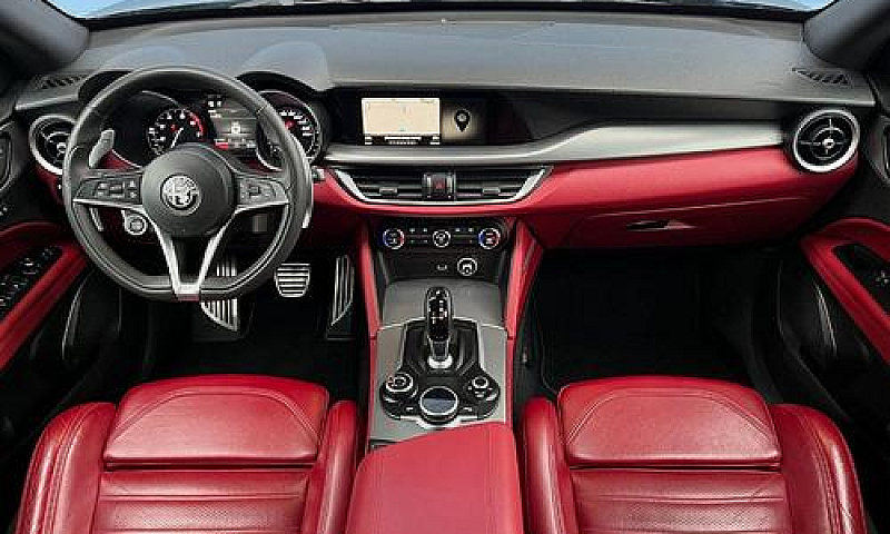 Alfa Romeo Stelvio 2...