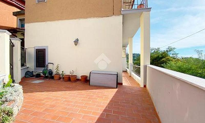 4 Locali A Carrara...