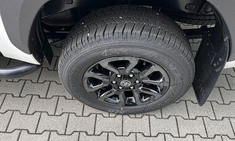 Toyota Hilux 2.8 Aut...