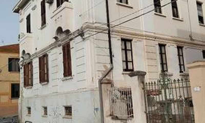 Zona S.lucia Tra Via...
