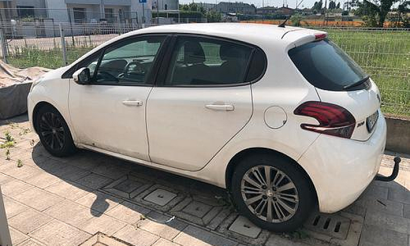 Peugeot 208 1.6 Blue...
