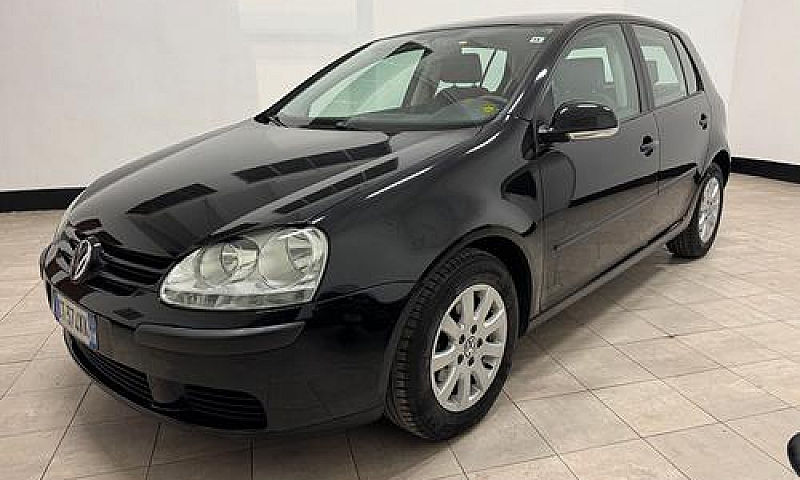 Volkswagen Golf 2005...
