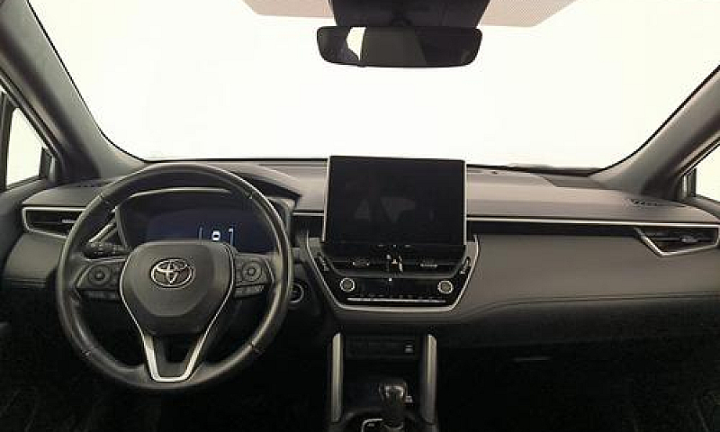 Toyota Corolla Cross...
