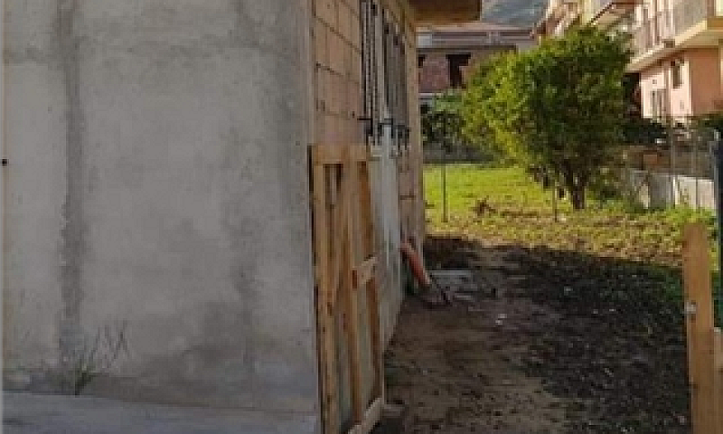 Villetta A Schiera...