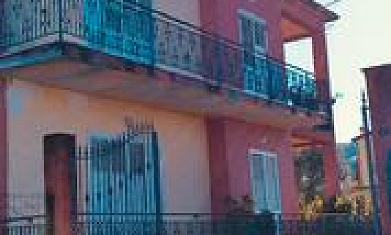 Villa Con 3 Appartam...