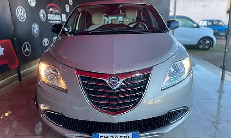 Lancia Ypsilon 1.2 6...