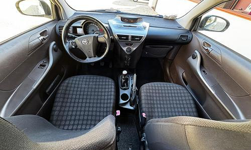Toyota Iq...