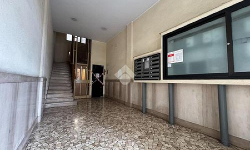 5 Locali A Bari...