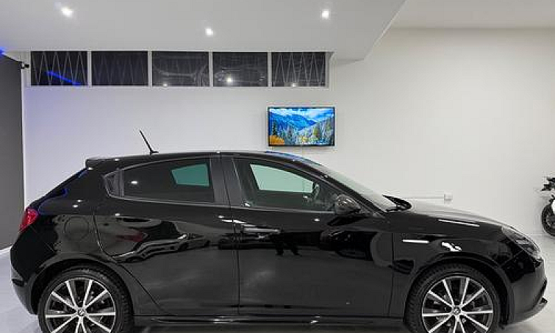 Alfa Romeo Giulietta...