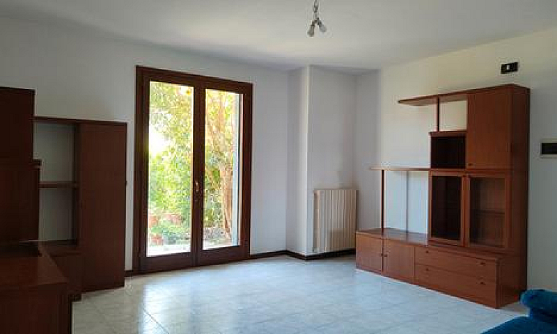 Appartamento Con Gia...