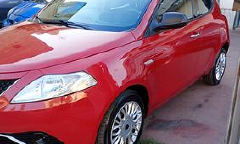 Lancia Ypsilon 1.2 6...