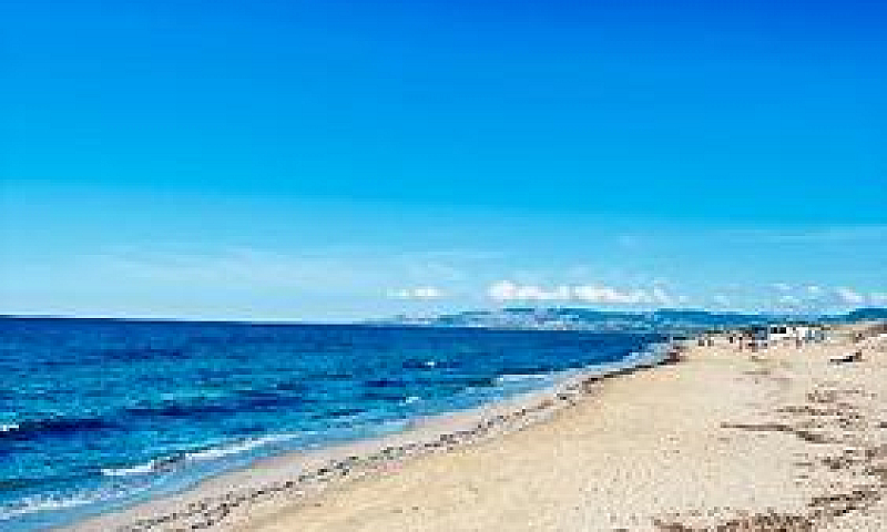 Eden Beach- A Pochi ...