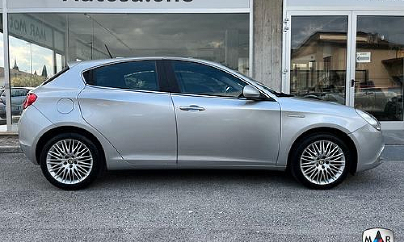 Alfa Romeo Giulietta...