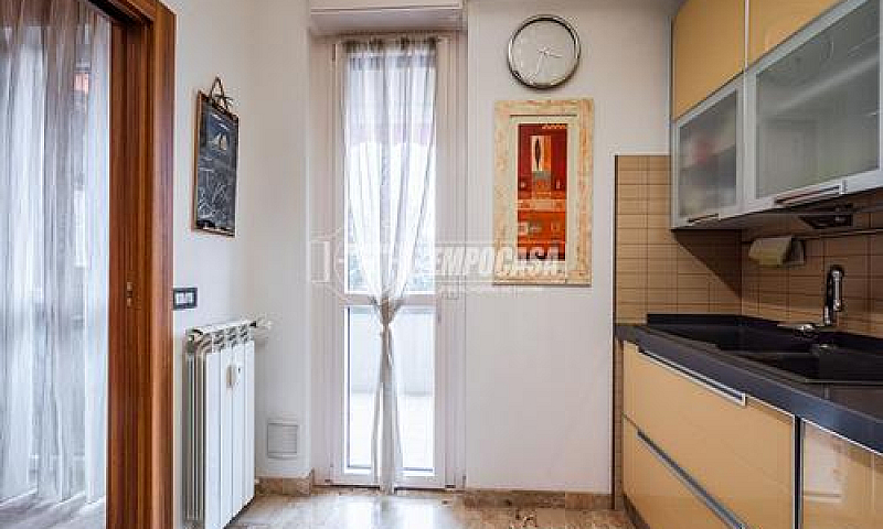 Trilocale Con Balcon...