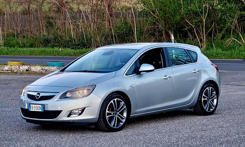 Opel Astra 1.6 Turbo...