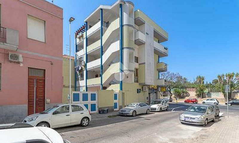4 Locali A Cagliari...