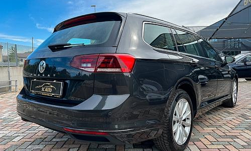 Volkswagen Passat Va...