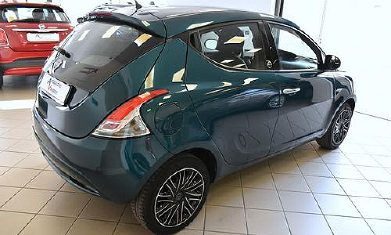 Lancia Ypsilon 1.2 6...
