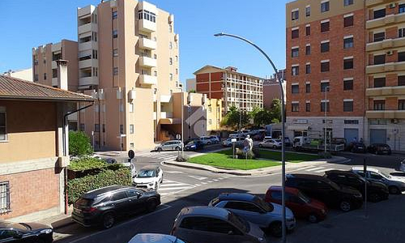 4 Locali A Oristano...