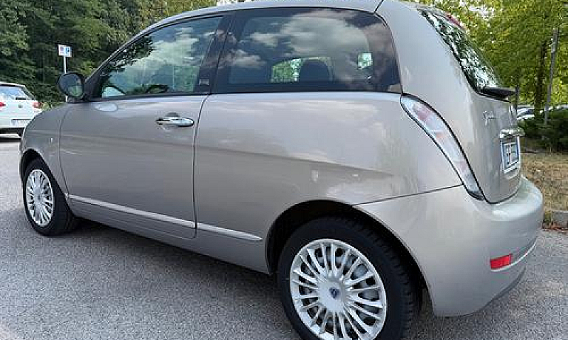 Lancia Ypsilon 1.2 6...