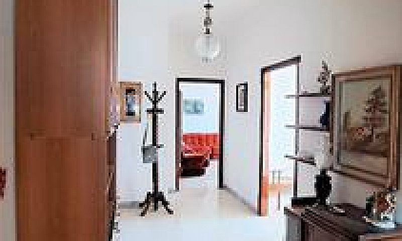 Ampio Quarto Piano C...