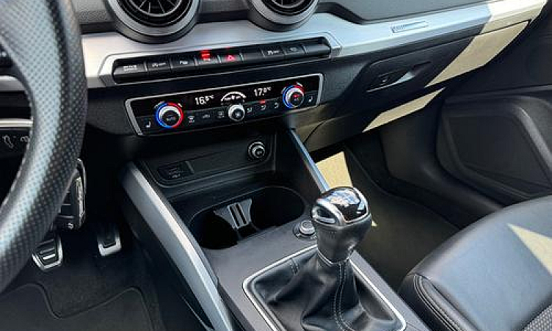 Audì Q2 Sline 30 Tfs...