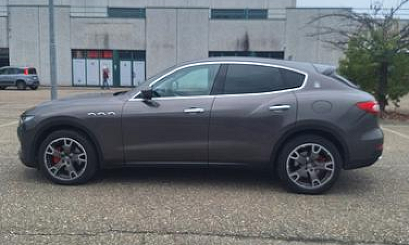 Maserati Levante V6 ...