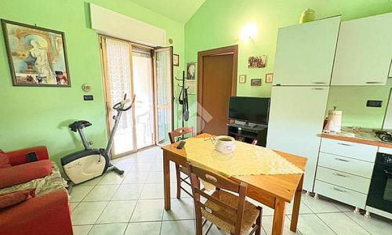 2 Locali A San Mauri...