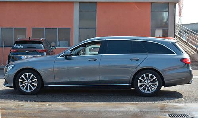 Mercedes-Benz E 220 ...