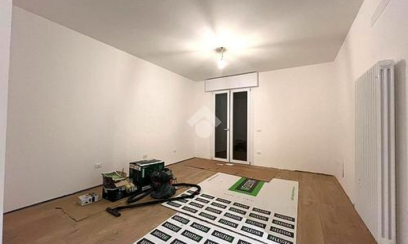3 Locali A Treviso...