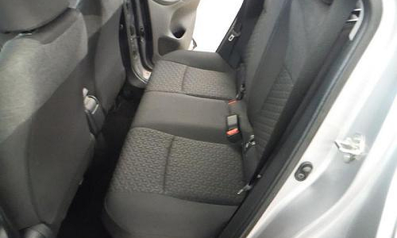 Toyota Yaris Cross 1...
