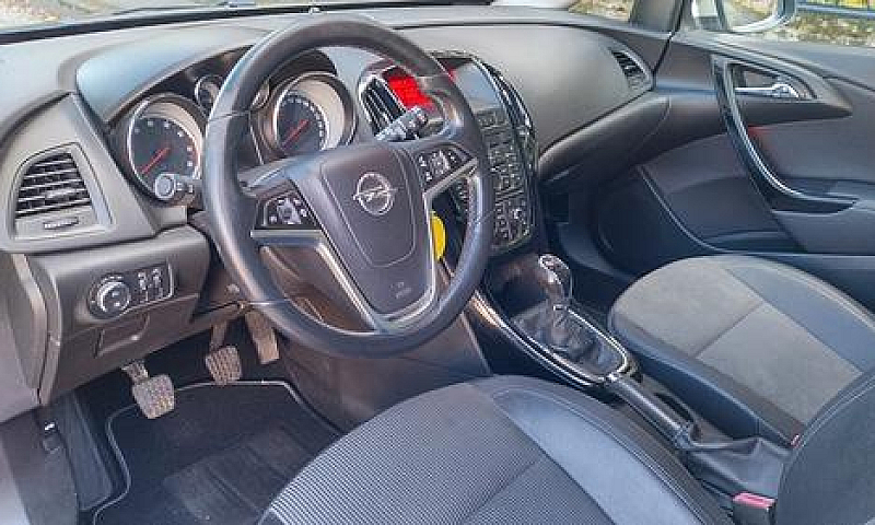 Opel Astra 1.4 Turbo...