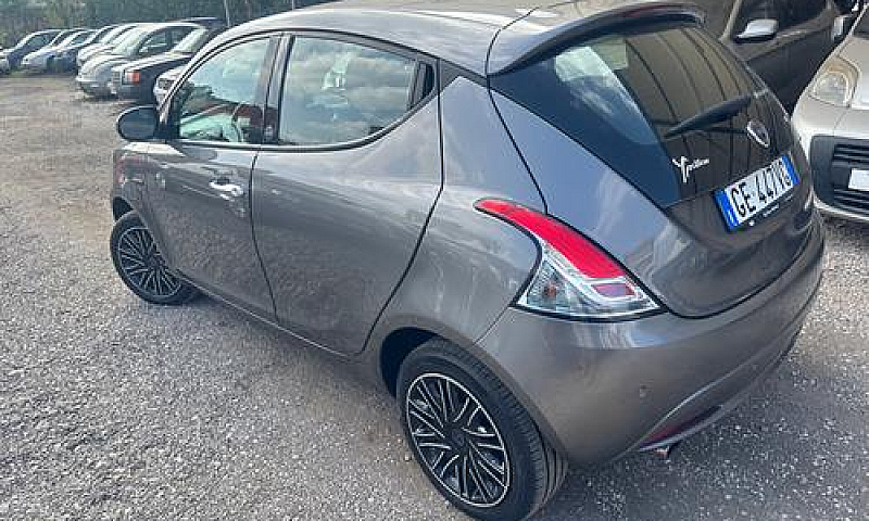Lancia Ypsilon 1.0 F...