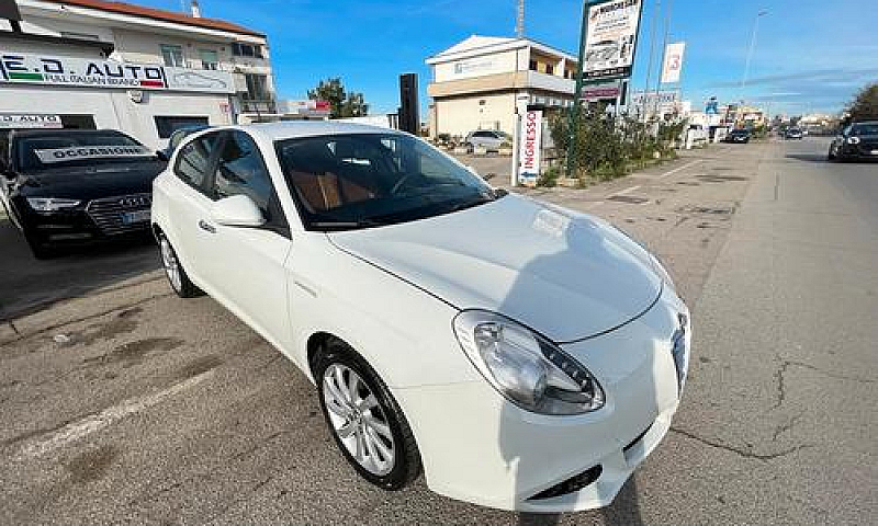 Alfa Romeo Giulietta...