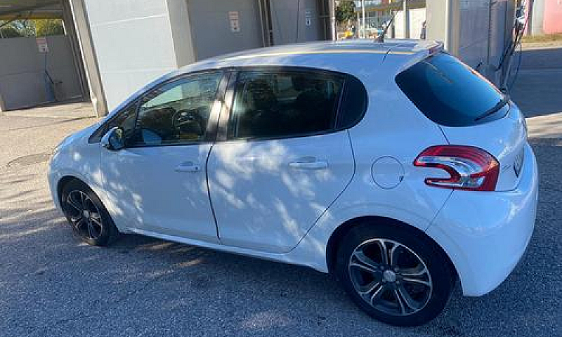 Peugeot 208...