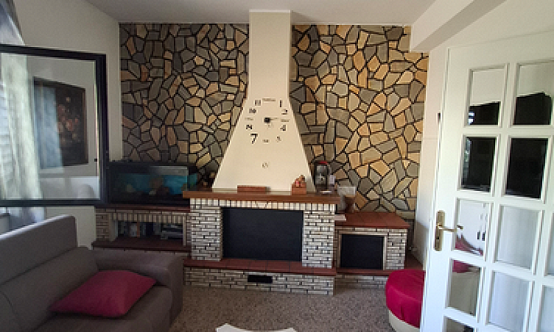 Casa Bifamiliare...