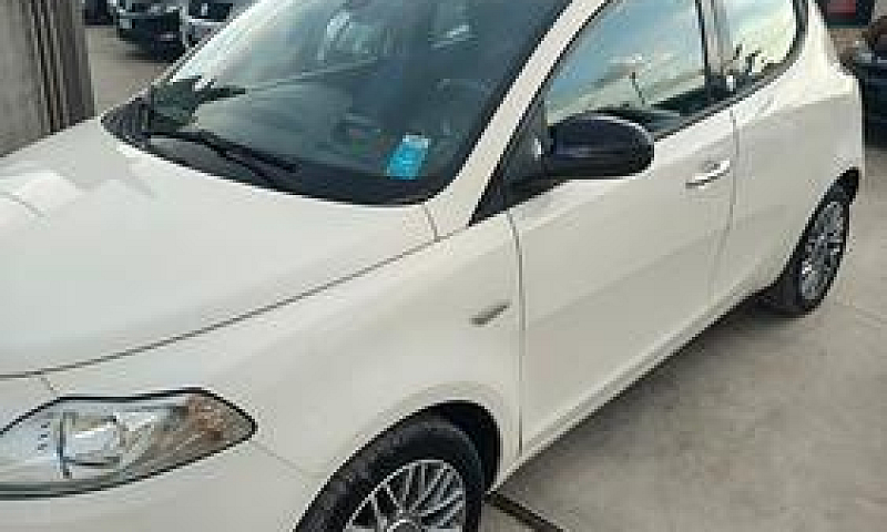 Lancia Ypsilon 1.2 6...