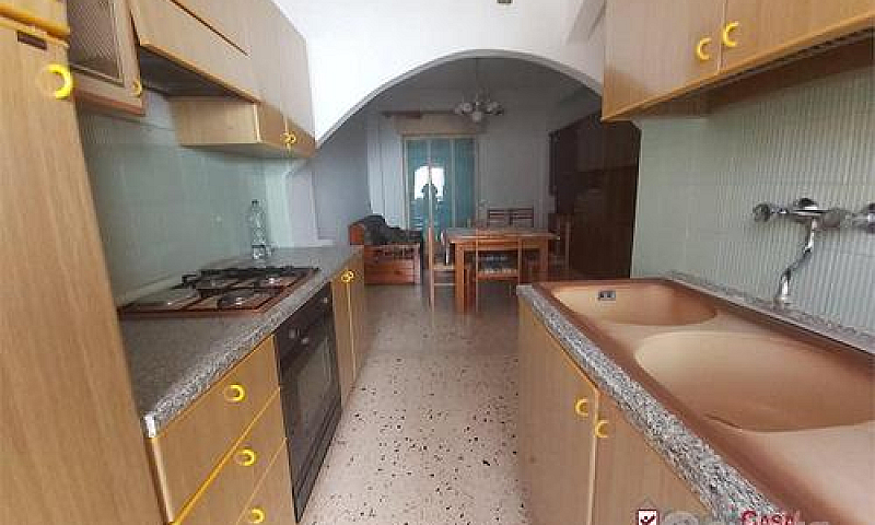 Pressi Viale Italia,...