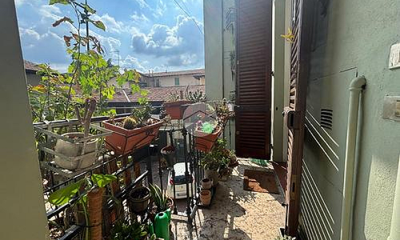 2 Locali A Brescia...